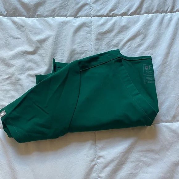 Figs Catarina Scrub Top - Picture 2 of 3